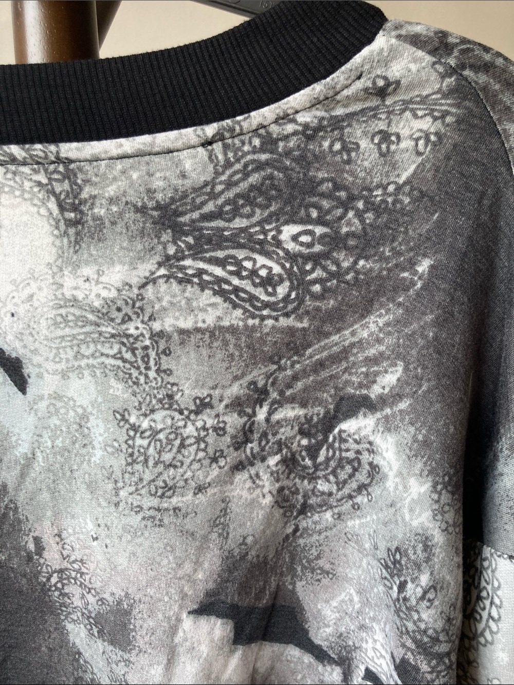 Nine West active paisley print pattern crewneck top zip pocket on sleeve 2X - Picture 15 of 17